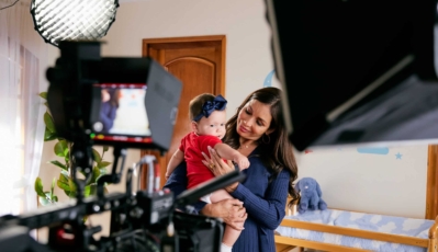 Aquaphor rinde homenaje a las madres hispanohablantes y al amor intergeneracional por la marca en una nueva colaboración con Telemundo